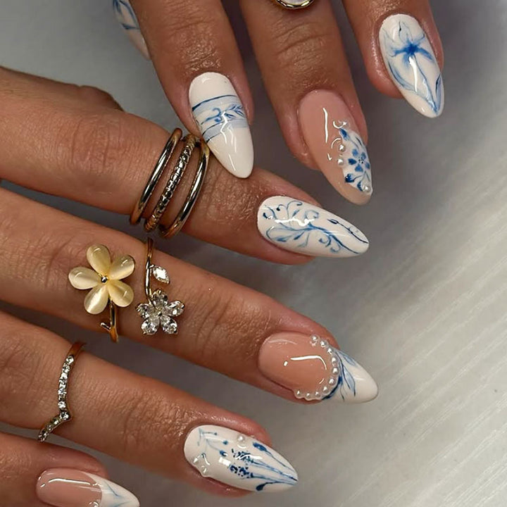 Elegante florale Stiletto-Nägel Kunst