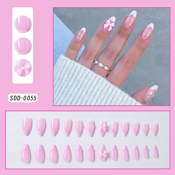 Niedliche Charakter-Themen-Nagelkunst-Tipps