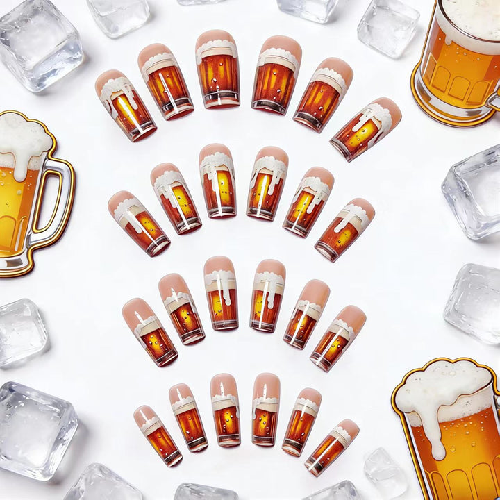 Kunstnägel mit Kreativem Bierglas-Design Karnz