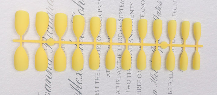 Stiletto Press-On Nail Set Karnz