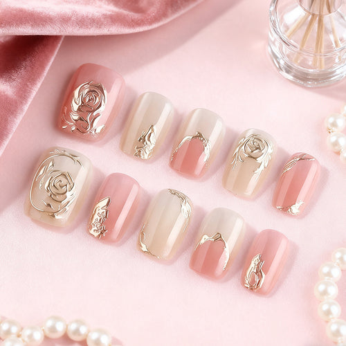 Elegantes Floral Press-On Nagelkunst Set Karnz