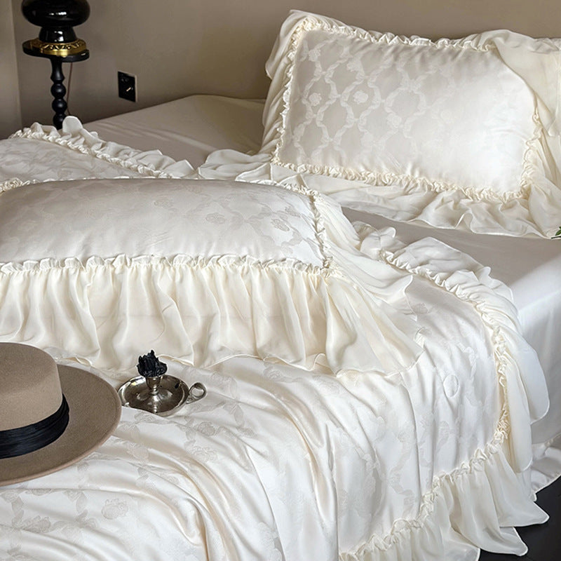 Elegantes Satin-Bettwäscheset mit großzügigem Rüschenvolant und Ton-in-Ton Jacquardmuster