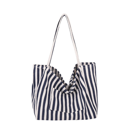 Geräumige gestreifte Strandtasche