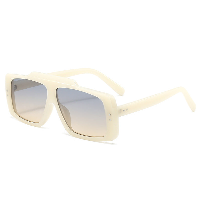 Damen Oversized Sonnenbrille im modernem Design Karnz