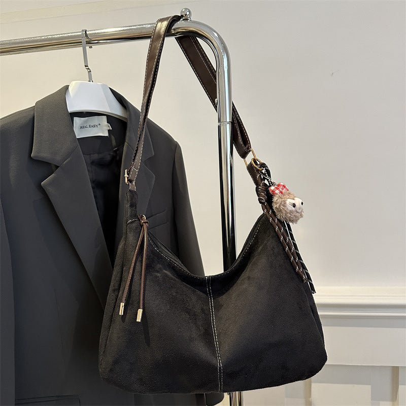 Weiche Wildleder Hobo-Handtasche Karnz