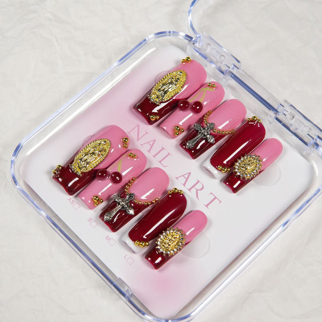 Dekorative Press-On Nagelkunst Set mit einzigartigen Verzierungen