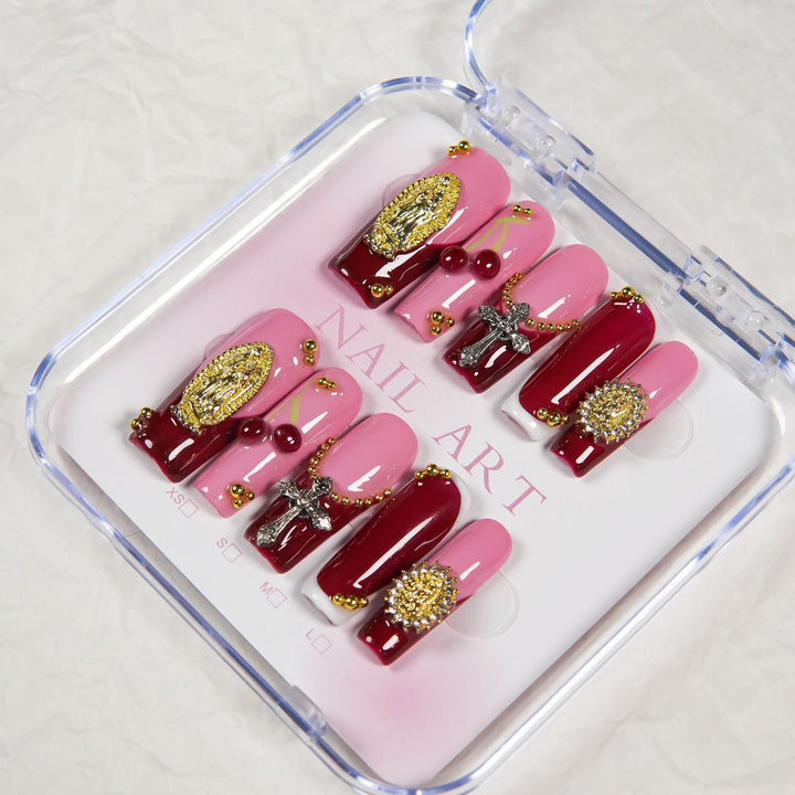 Dekorative Press-On Nagelkunst Set mit einzigartigen Verzierungen