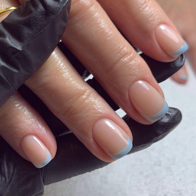 Elegante Maniküre Kunstnägel mit Pastellfarben Karnz