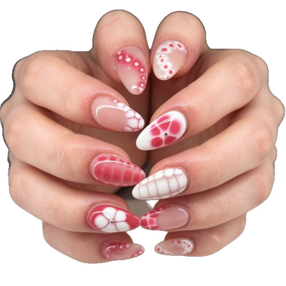 Kreatives Press-On Nagelkunstset mit abstrakten Mustern Karnz