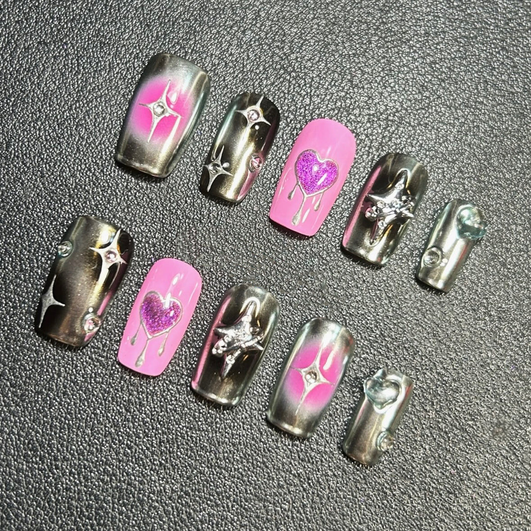 Dekoratives Press-On Nagelkunst Set mit Herz- und Stern-Designs