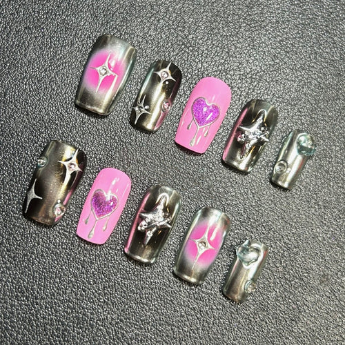 Dekoratives Press-On Nagelkunst Set mit Herz- und Stern-Designs