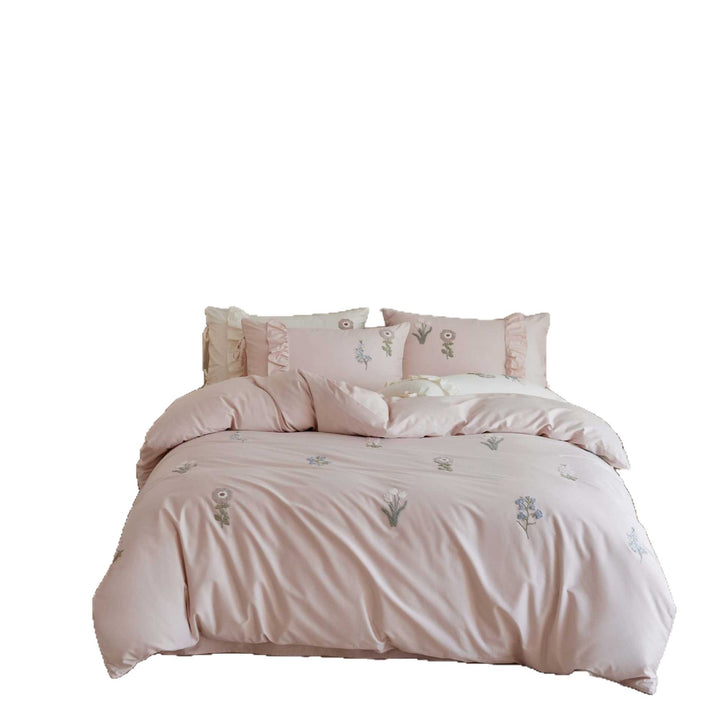 Bettbezug-Set aus Baumwollsatin mit gestickten Wildblumen und dekorativem Volant