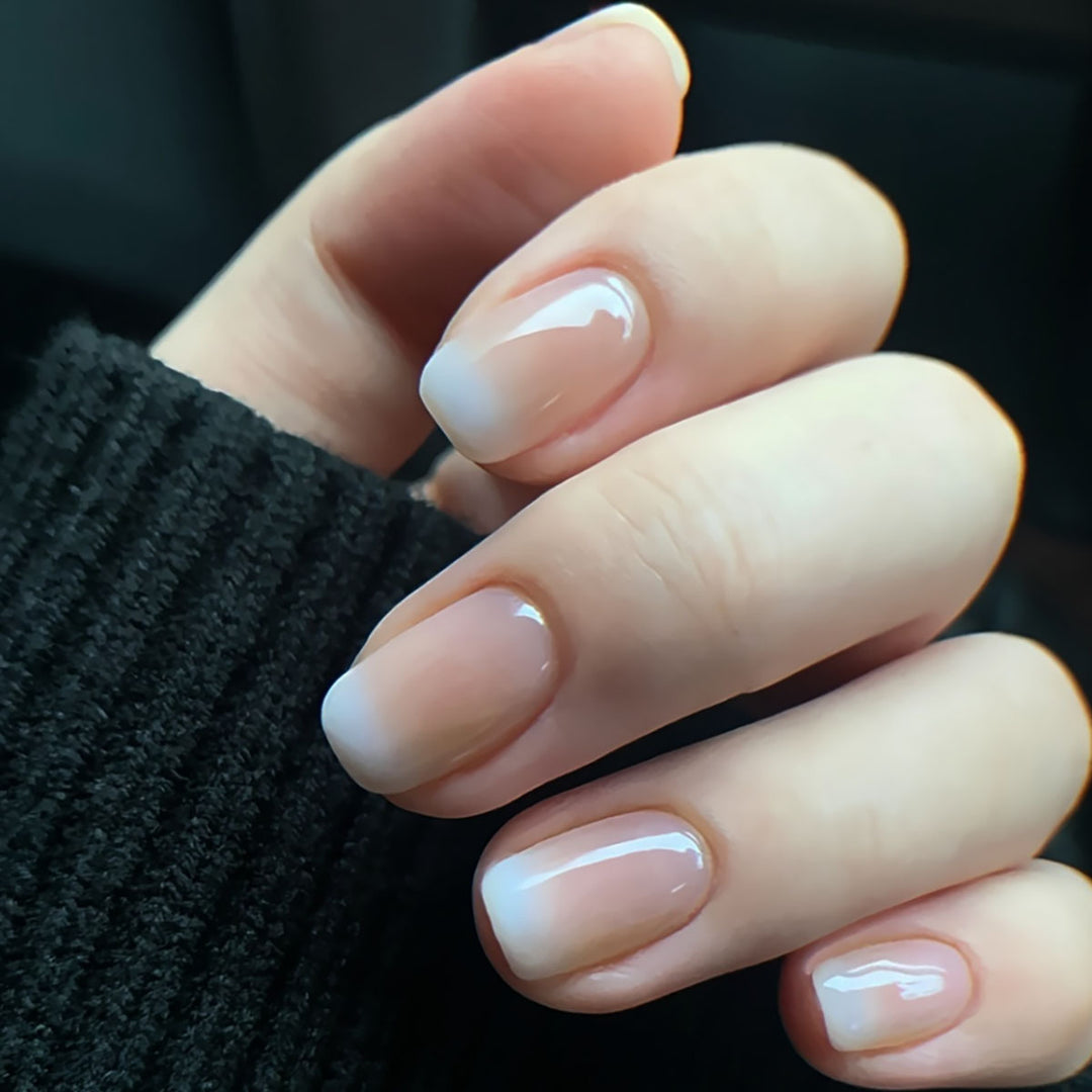 Glänzende Französische Spitze Nagelkunst