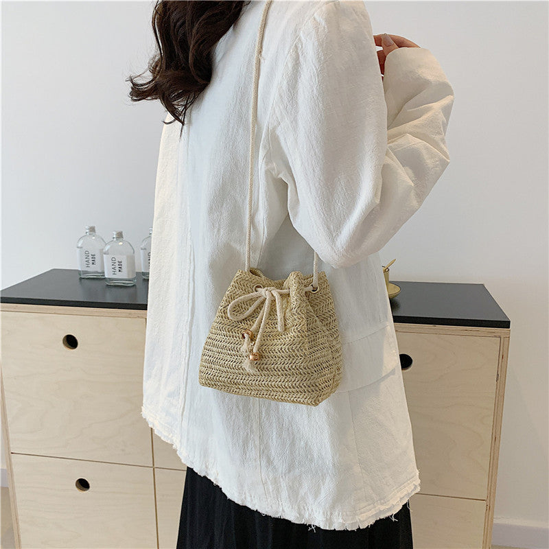 Bohemian-inspirierte gewebte Mini-Zugbandtasche Karnz