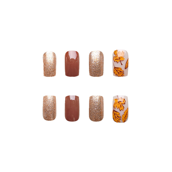 Aufwändige Nagelkunst