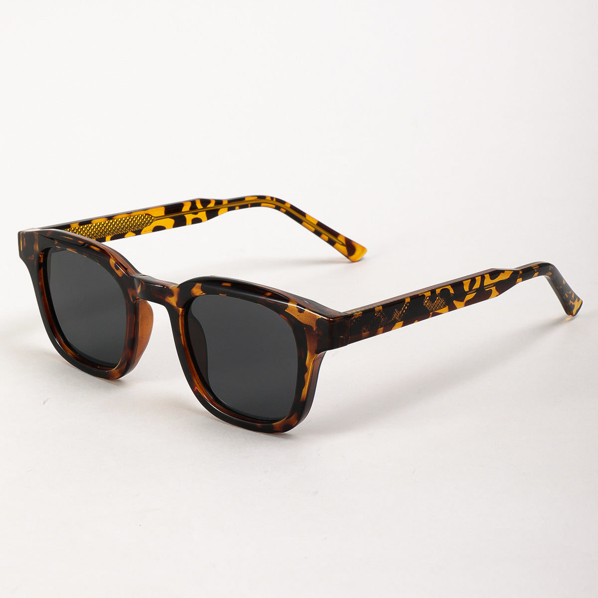 Damen Sonnenbrille im markanten minimalistischen Stil Karnz