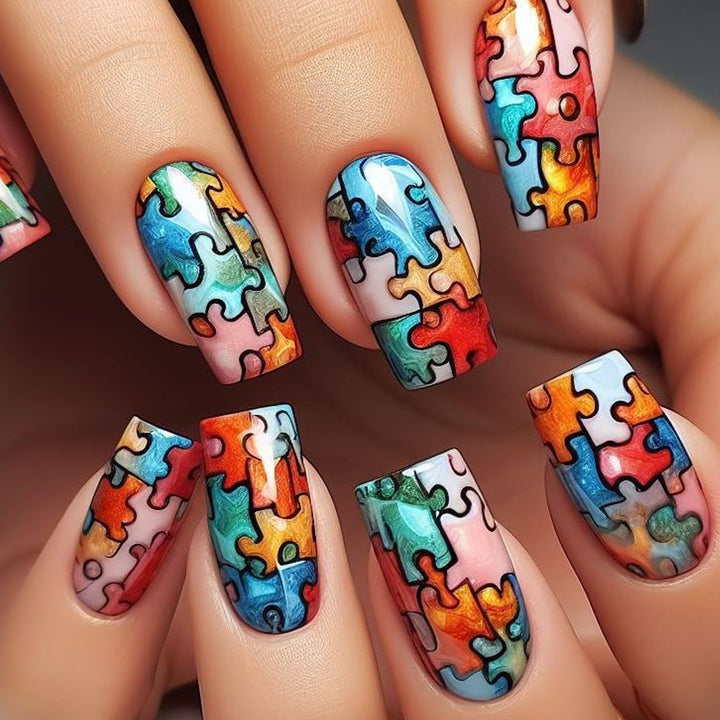 Kunstnägel mit Kreativem Puzzlemuster Karnz