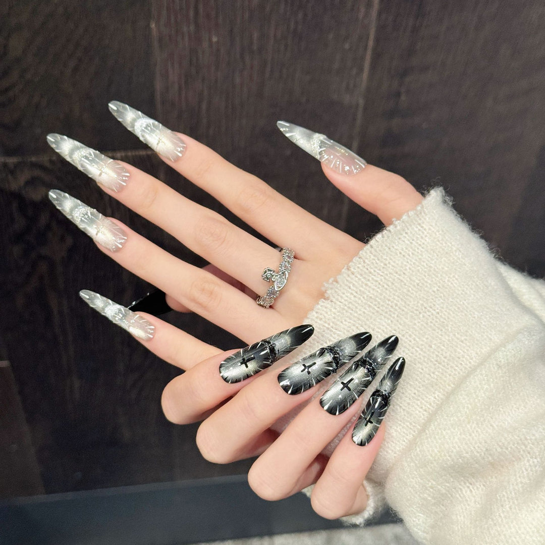 Künstlerisches Press-On-Nagelset mit detaillierten Blumenmustern