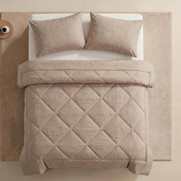 Luxuriöses Steppbett-Set Karnz
