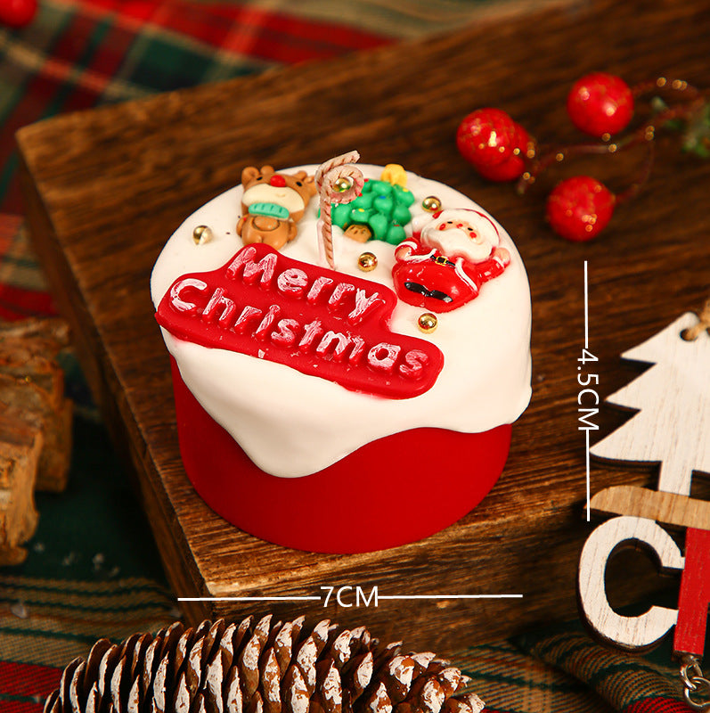 Weihnachtliche dekorative Schmuckbox mit festlichem skulptiertem Deckel