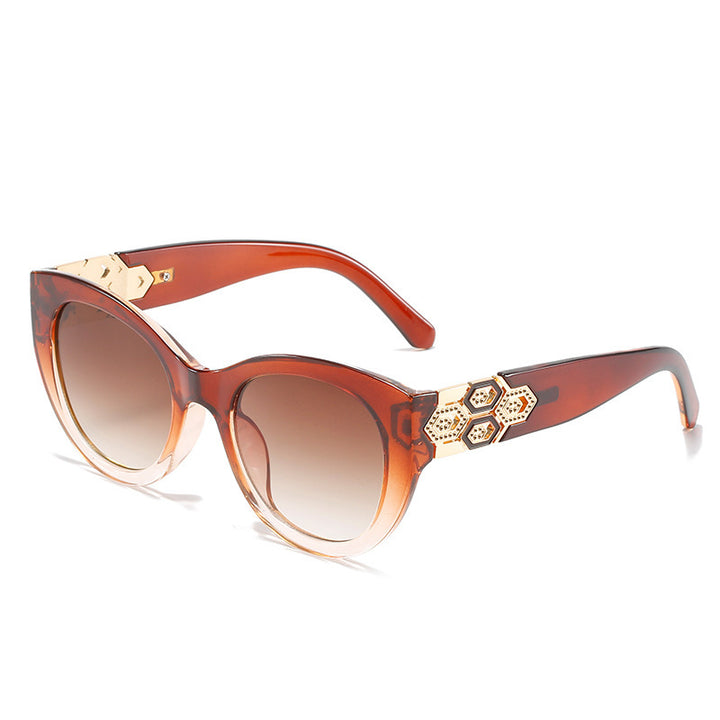 Modische Cat-Eye-Sonnenbrille mit dekorativen Akzenten Karnz