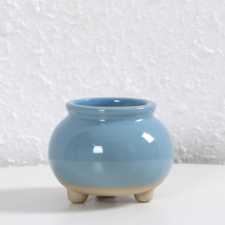 Zeitgenössische Kurvenkeramische Vase Karnz