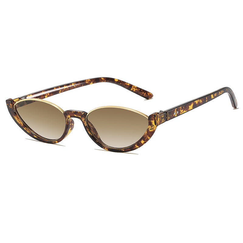 Retro-inspirierte klare Rahmen Cat Eye Sonnenbrille Karnz