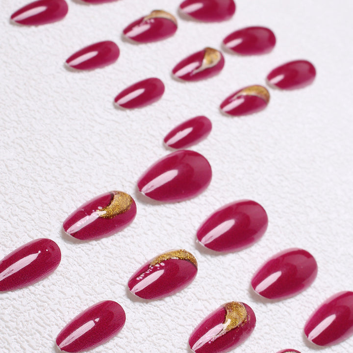Elegante Stiletto Press-On Nagelkunst Karnz