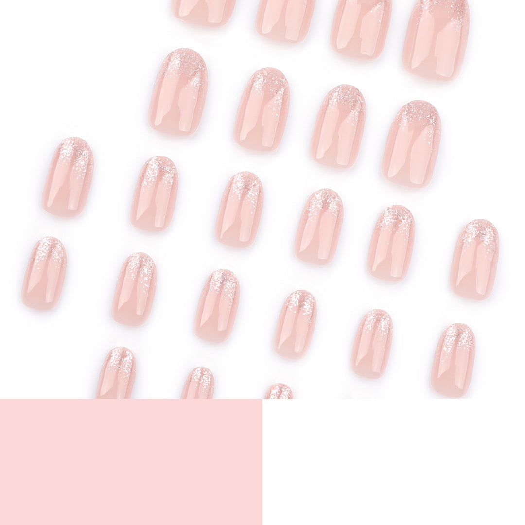 Glitzernde Nagelverlängerungen mit elegantem Farbverlauf Karnz