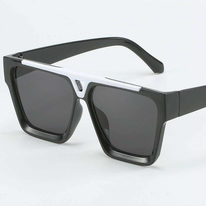 Damen modische oversized Sonnenbrille mit stilvollem goldenen Akzent Karnz