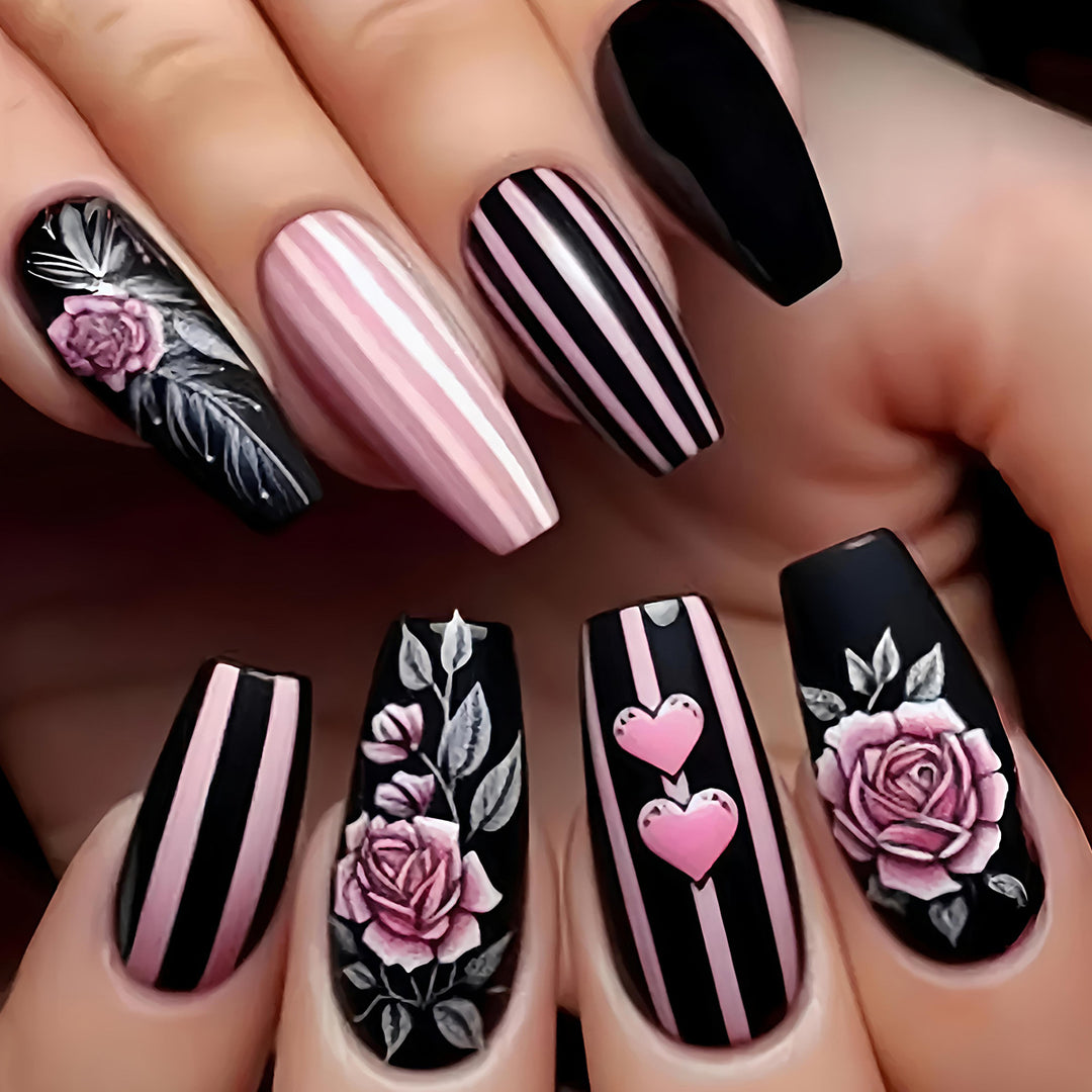 Kunstnägel mit Romantischen Rosen und Herzmotiven Karnz