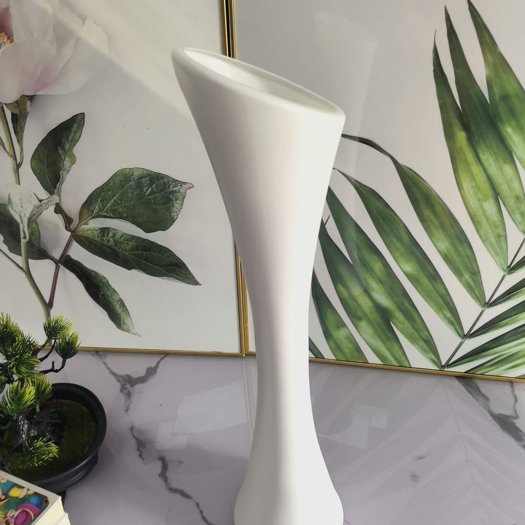 Zeitgenössische Skulpturvase Karnz
