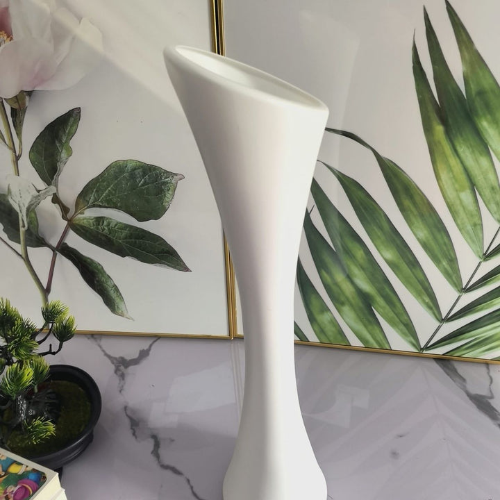 Zeitgenössische Skulpturvase Karnz
