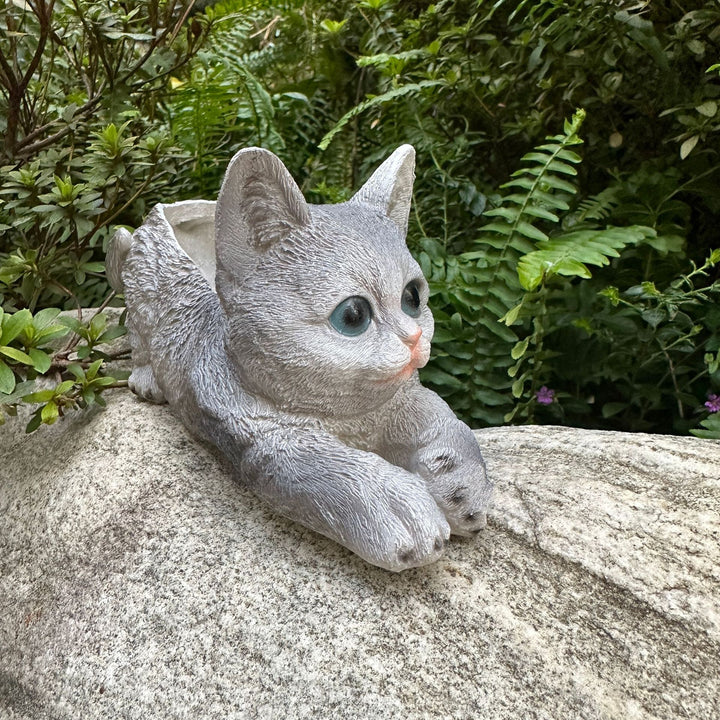 Dekorative Katze mit Pflanzenübertopf Karnz