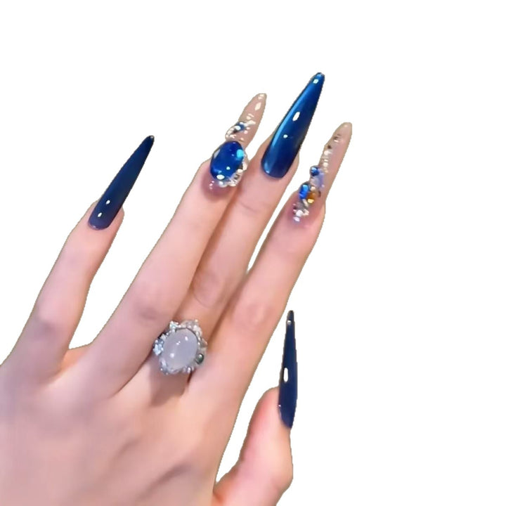 Glamouröse Stiletto Nagelkunst