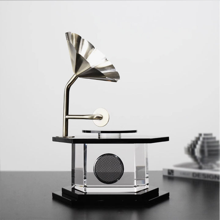Retro-inspirierte dekorative Grammophon-Skulptur