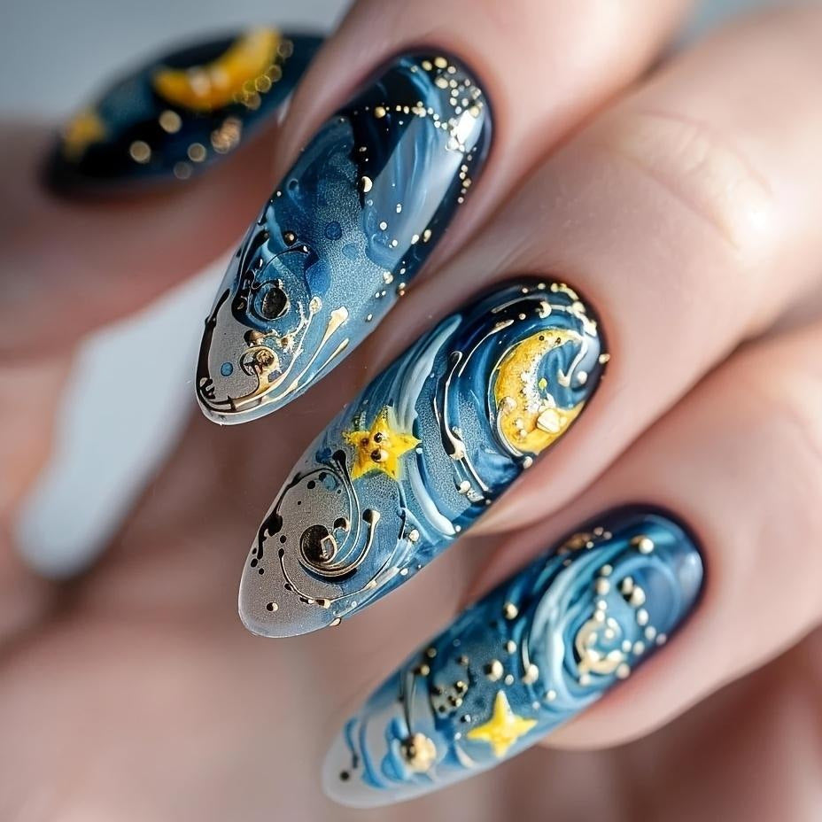 Elegante Nagelkunst mit Schwarz-Weiß-Kontrast Karnz