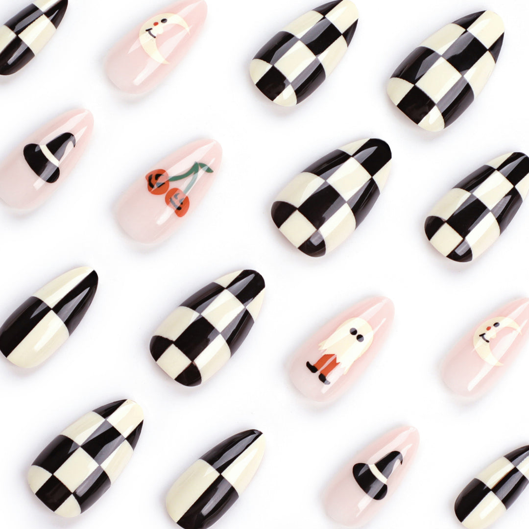 Künstliche Nagelkunst im Halloween-Design Karnz