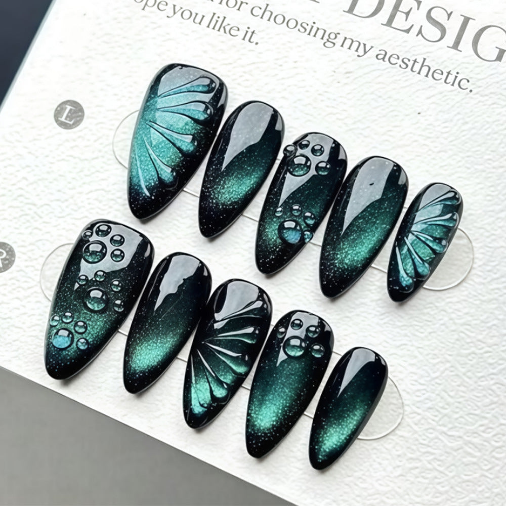 Kreatives Kunstnagelset mit stilvollen 3D-Effekten Karnz