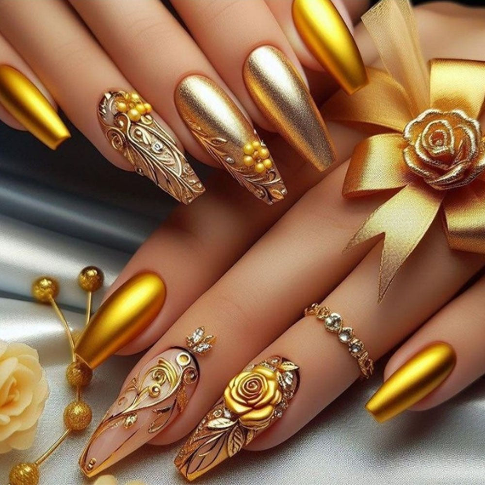 Elegante Kunstnagelverzierung Karnz