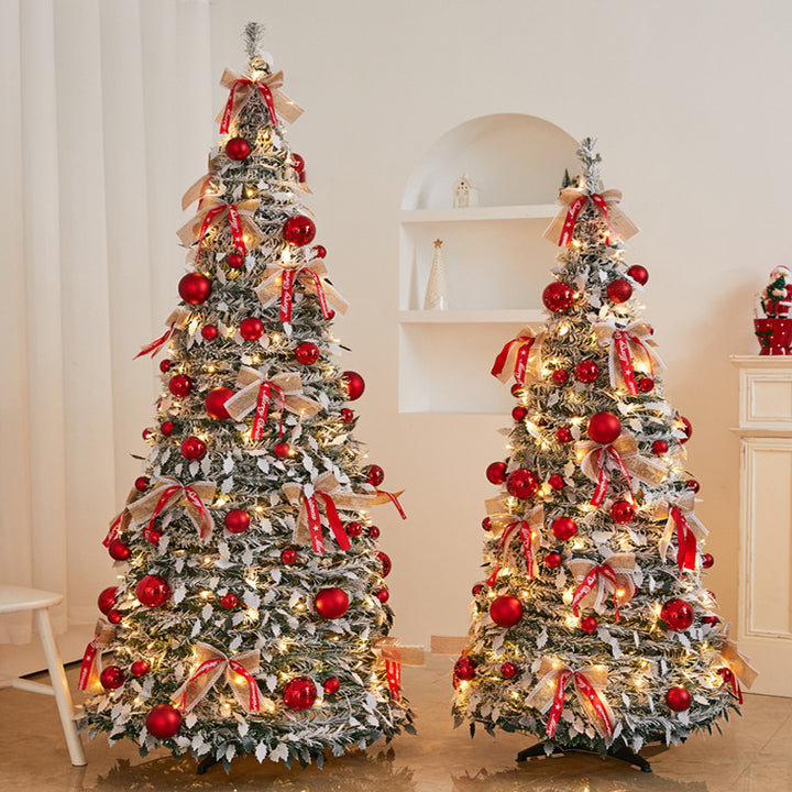 Künstlicher schneebedeckter Weihnachtsbaum