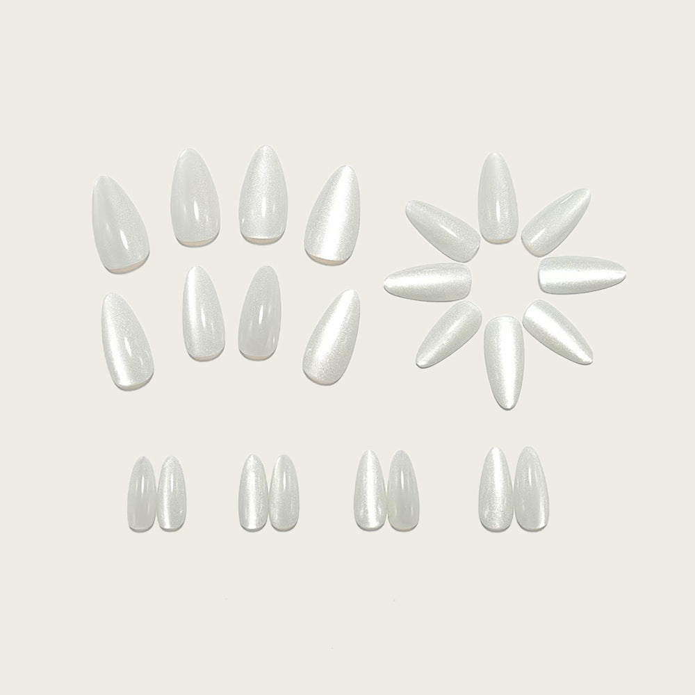 Elegante Spitzen-Kunstnägel Karnz
