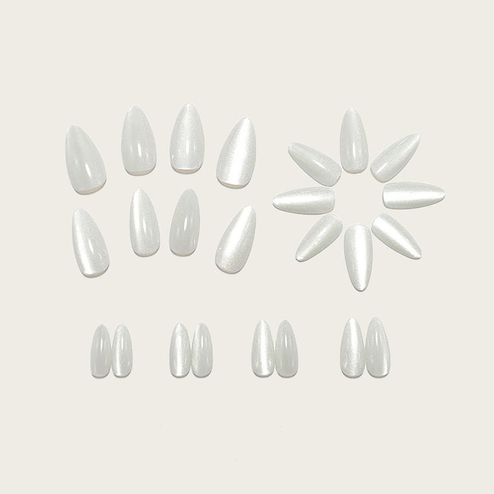 Elegante Spitzen-Kunstnägel Karnz