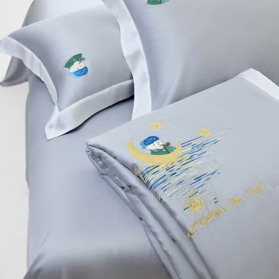 Satin-Bettwäsche-Garnitur mit illustrativer Portrait-Stickerei und feiner Satinkante