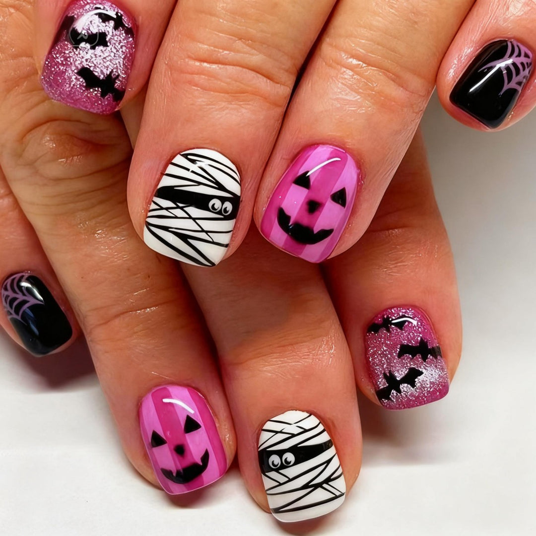 Kreatives Halloween-Nagelset Karnz