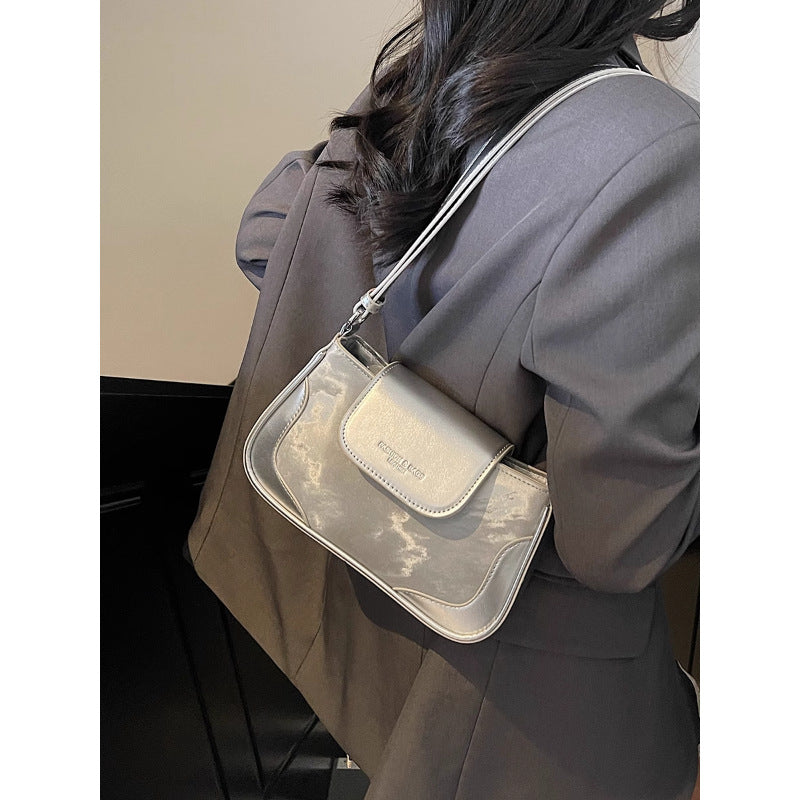Elegante Metallische Umhängetasche Karnz