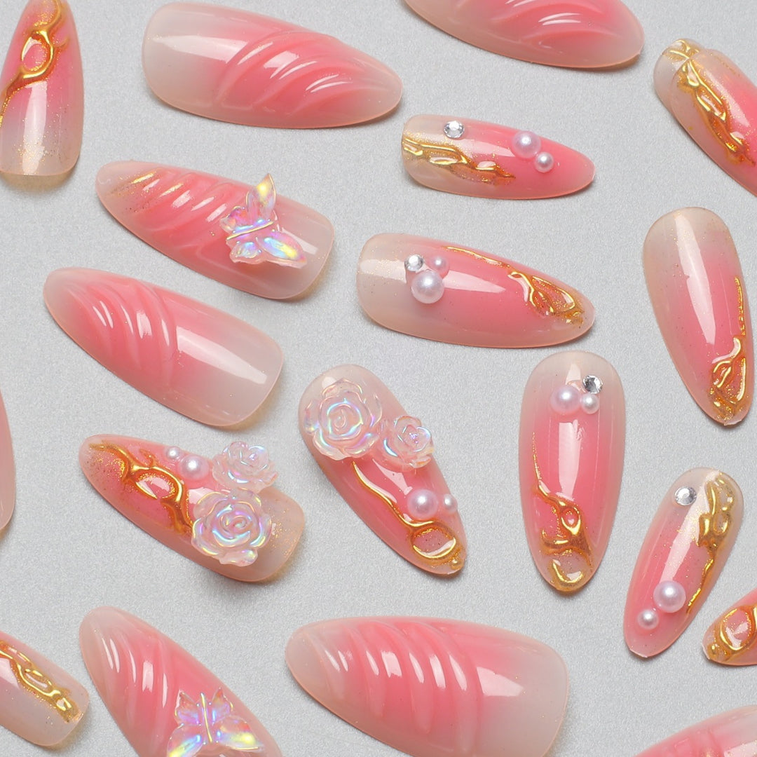 Künstlerische florale Nagelverlängerungen Karnz