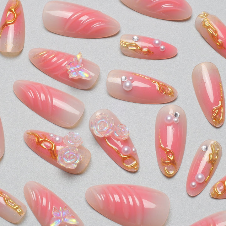 Künstlerische florale Nagelverlängerungen Karnz