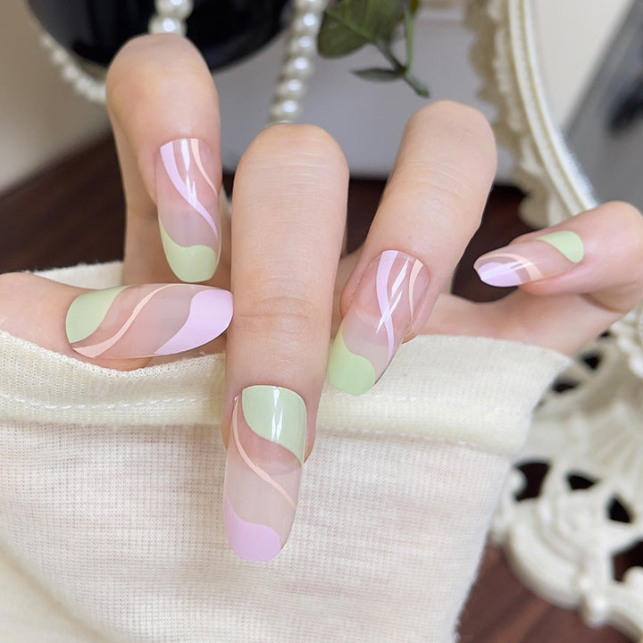 Künstlerisches Press-On-Nagelset mit gewelltem Design Karnz