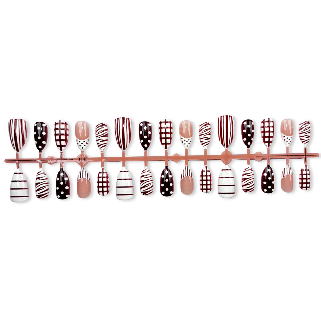 Stylisches gemustertes Press-On-Nagelset
